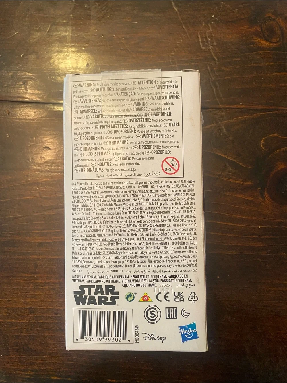 NIB Small Hasbro Star Wars Mandalorian Figure in Silver and Black Packaging